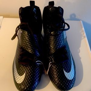 Nike football cleats-nwot